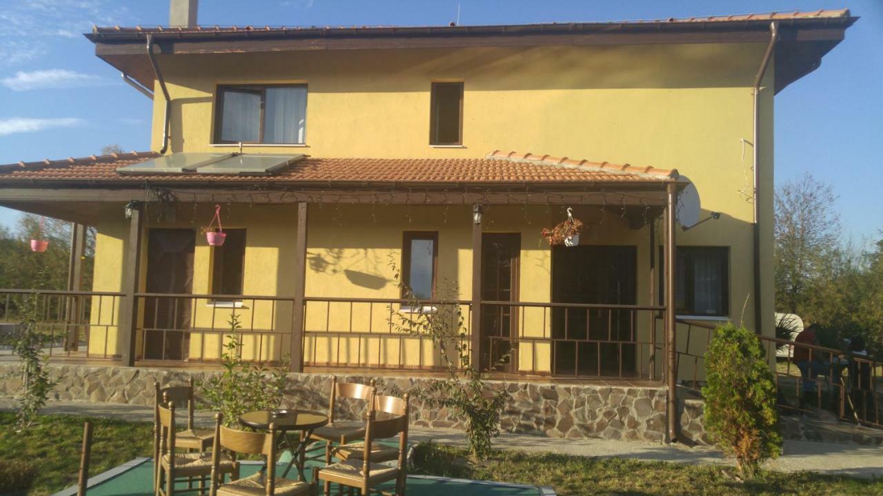 Hotel Pensiunea Casa Vanatorului Oteleni Exterior foto
